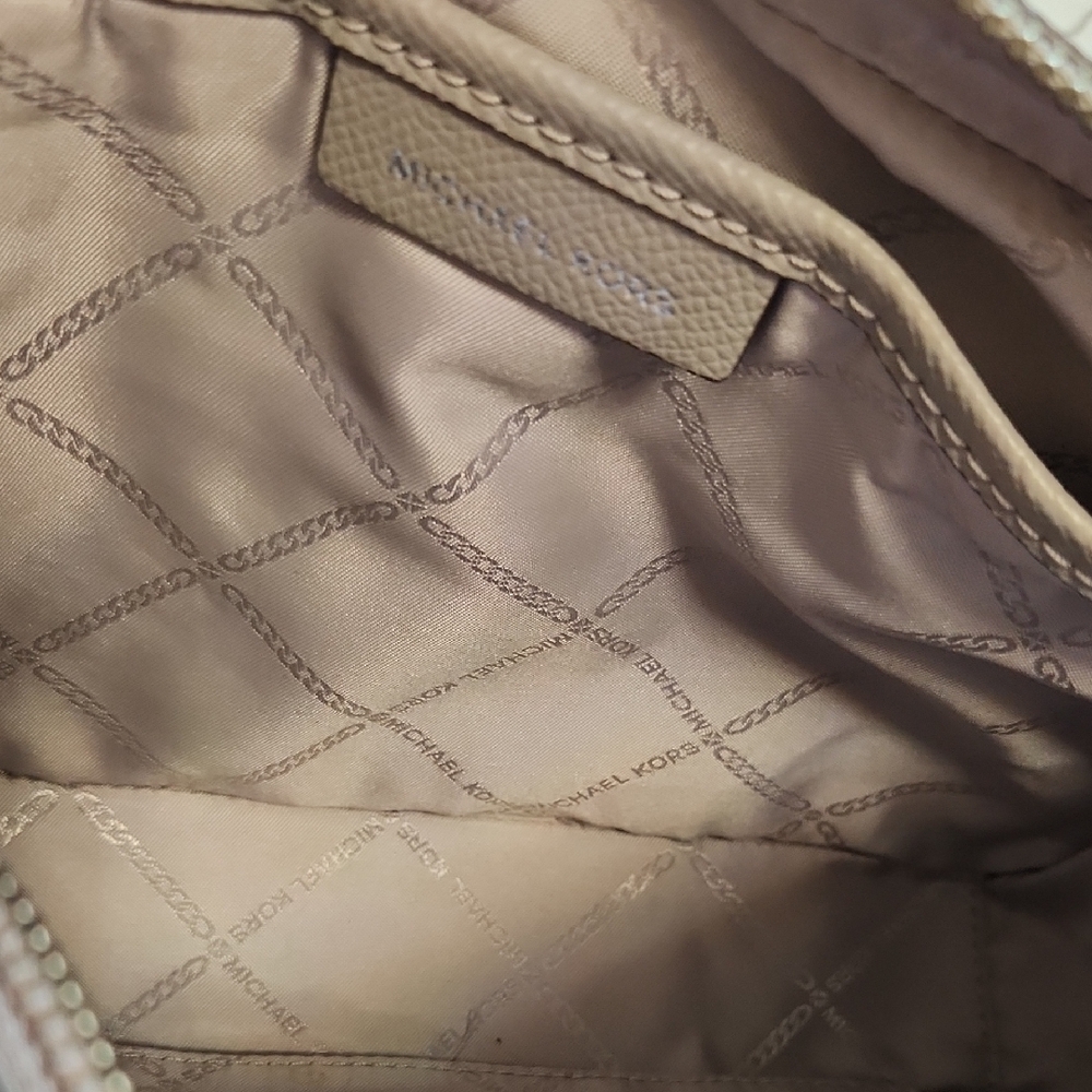 Michael Kors Silver and Gray Crossbody Bag - Picture 8 of 11